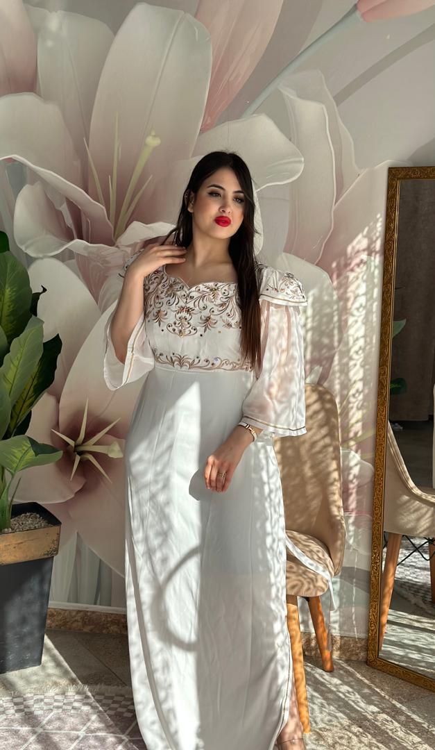 Robe: Manar