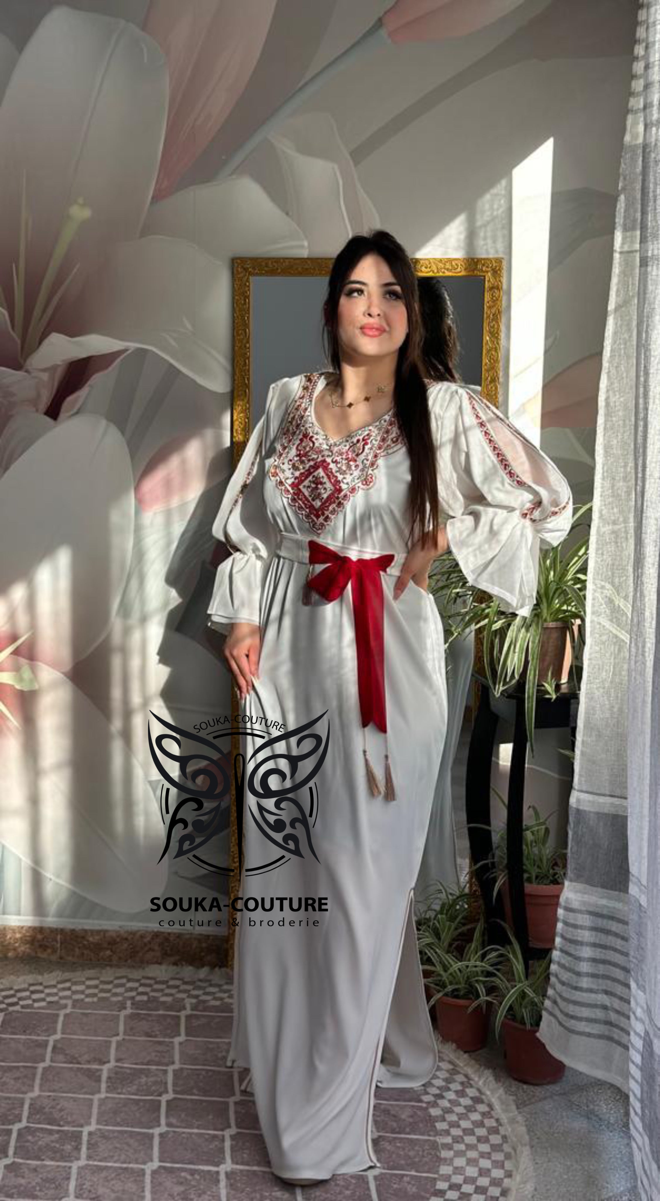 Robe: Amira