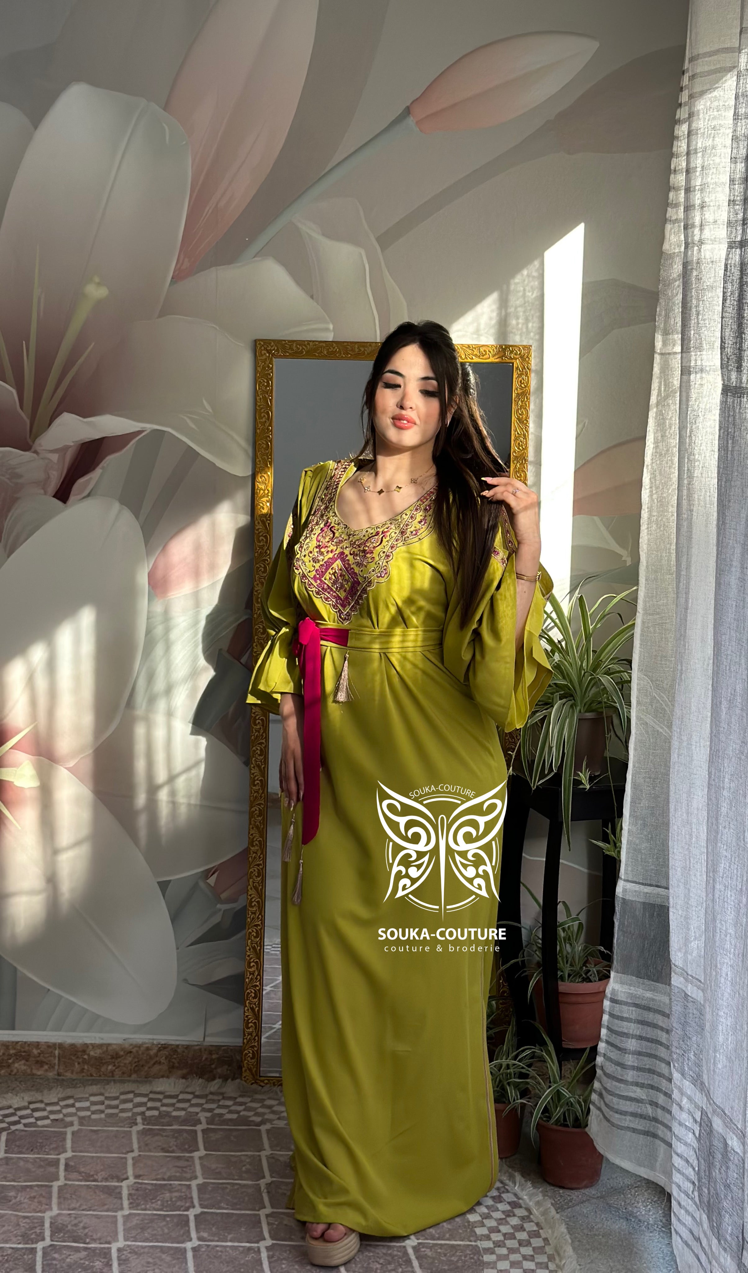 Robe: Amira