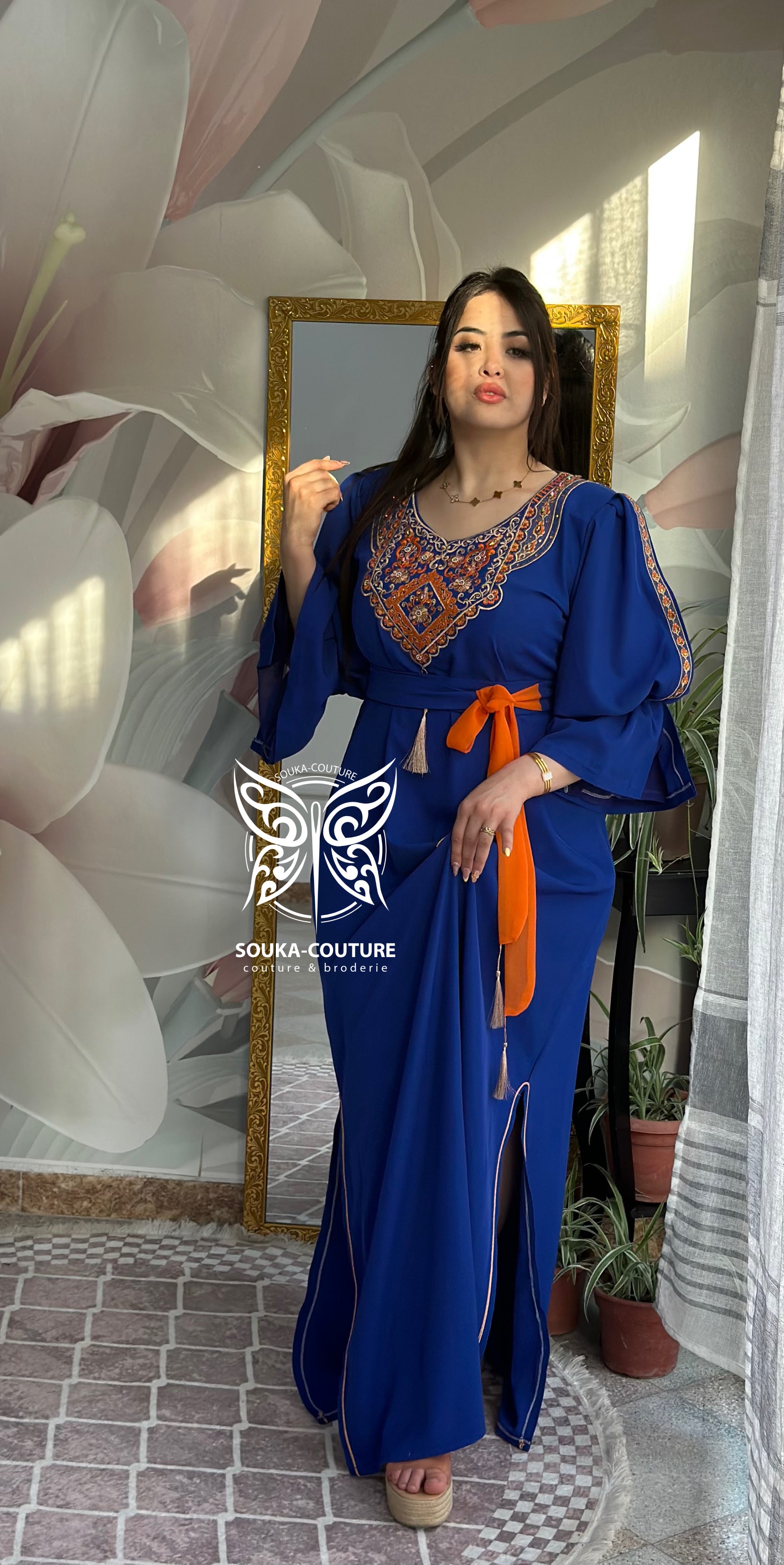 Robe: Amira