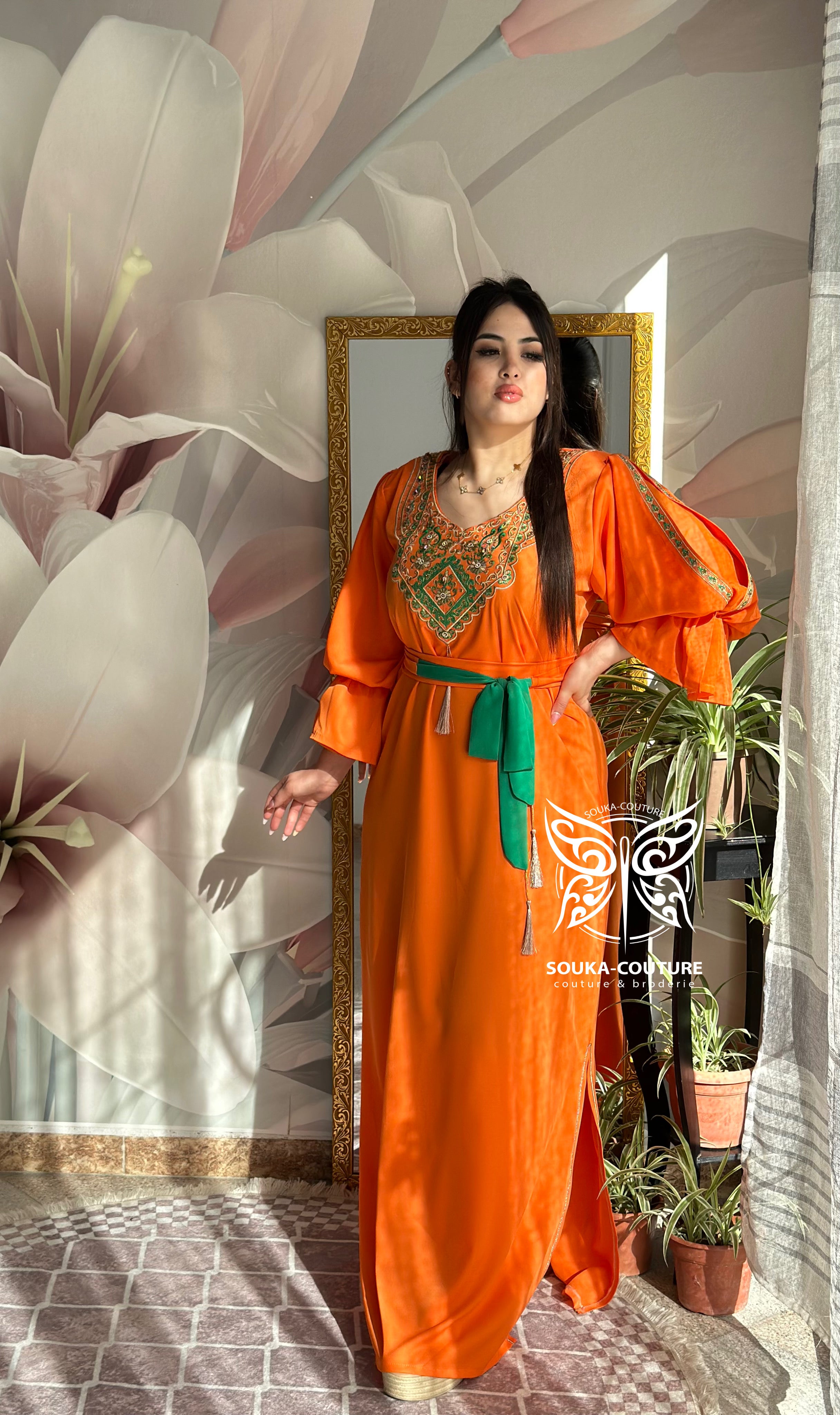 Robe: Amira
