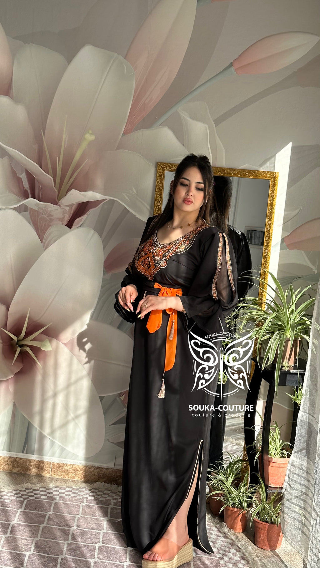 Robe: Amira