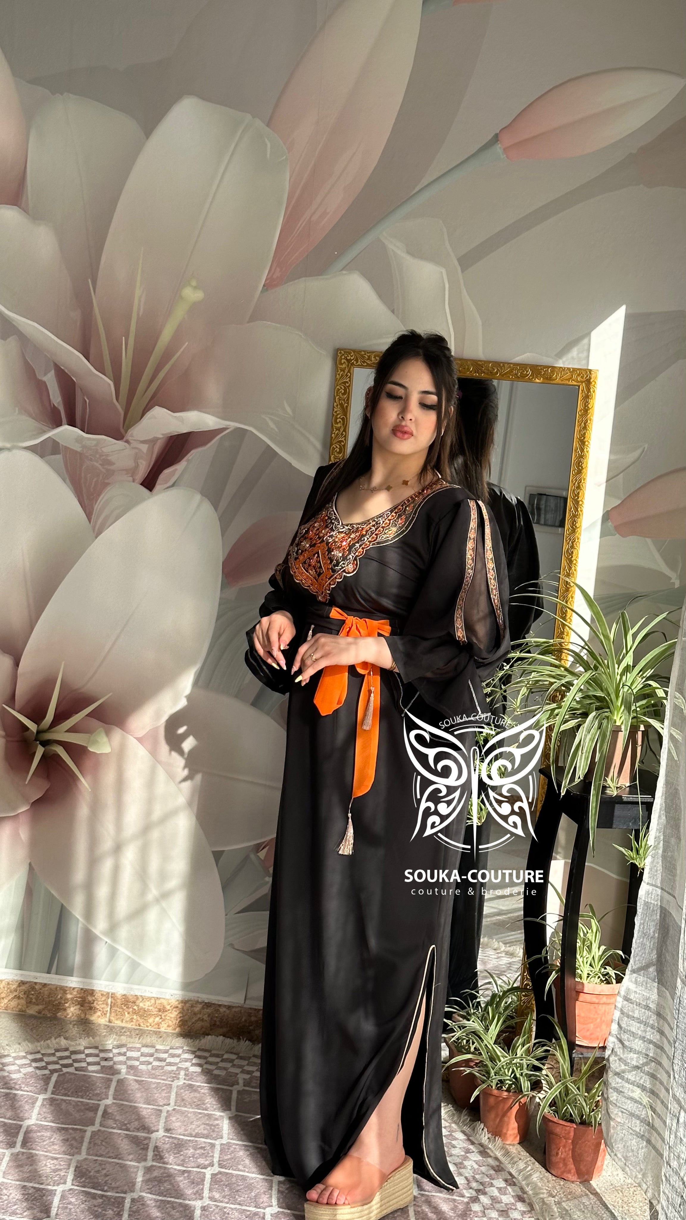 Robe: Amira