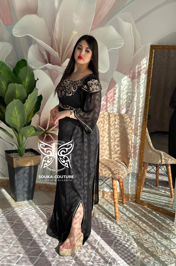 Robe: Manar